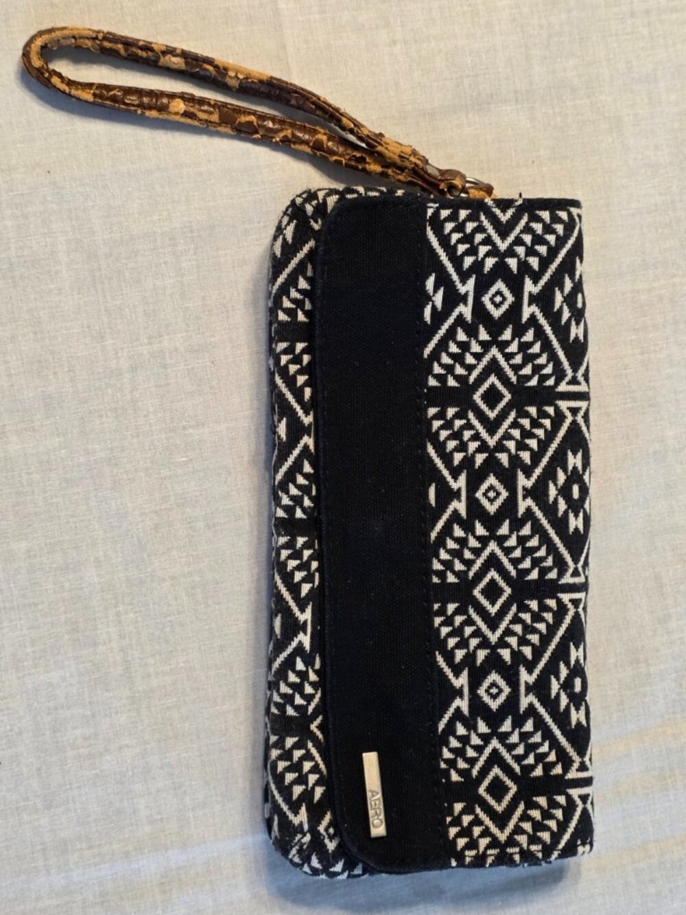 Aéropostale Geometric Aztec Fabric Wristlet Wallet